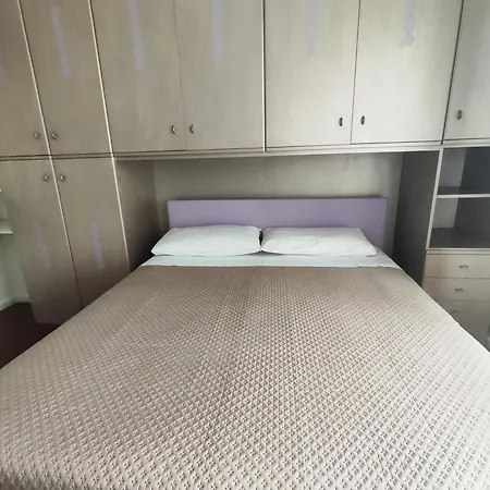 Bed & Breakfast Guest House *