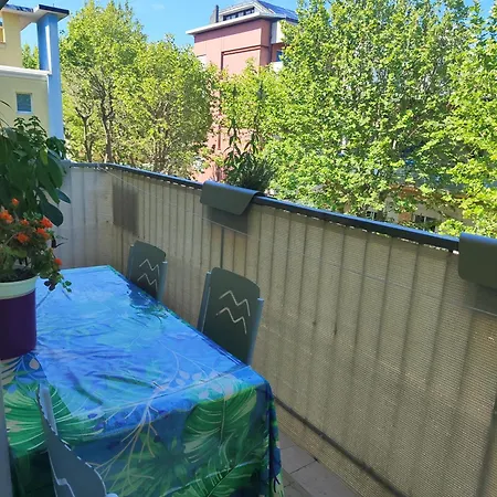 Guest House *